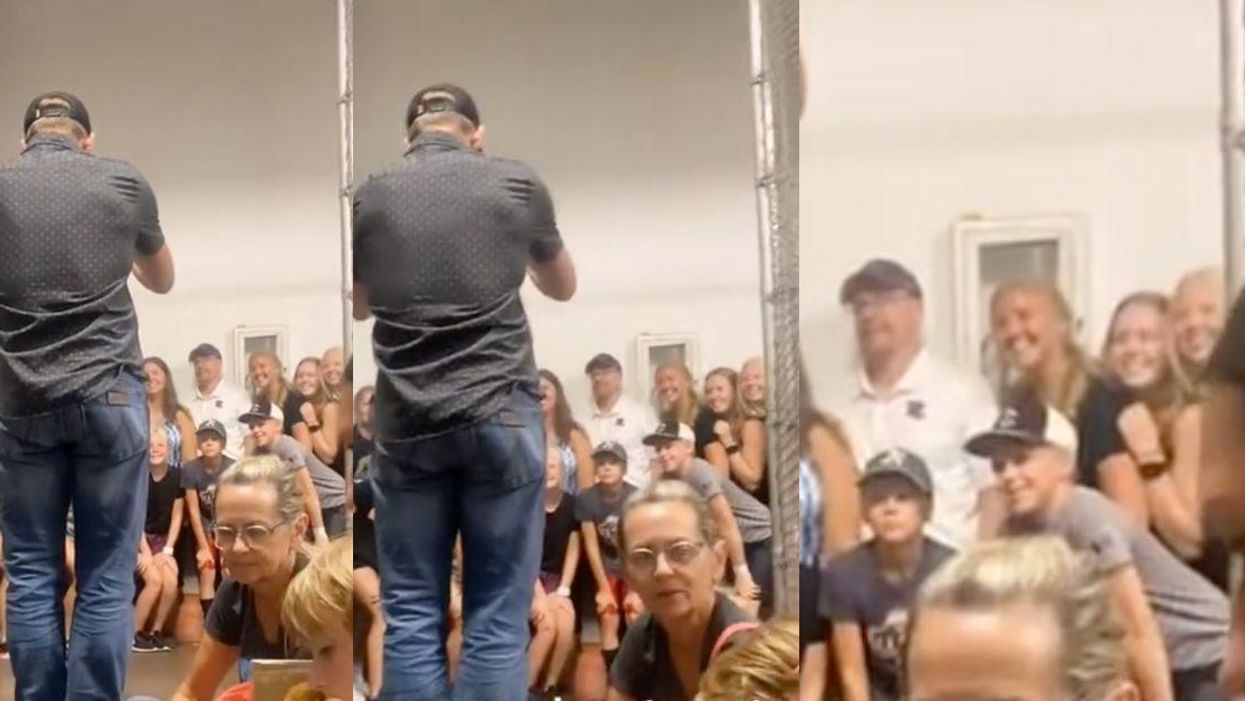 People Called Out For Taking Group Photo During Active Shooter Lockdown At Mall Of America