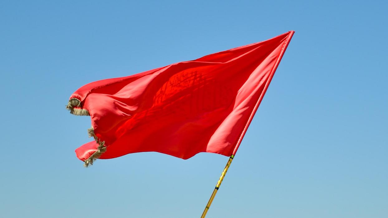 People Share The Biggest Red Flags To Look For When Meeting New People