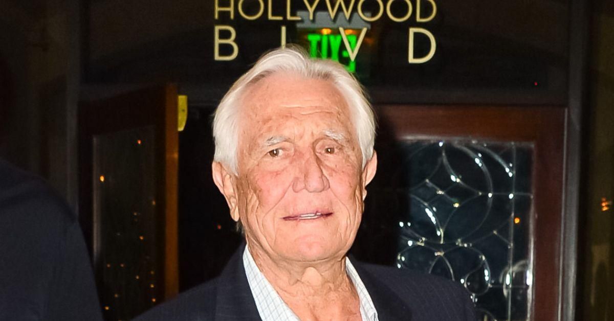 'James Bond' Actor George Lazenby Apologizes After Being Fired From Tour For Homophobic Remarks