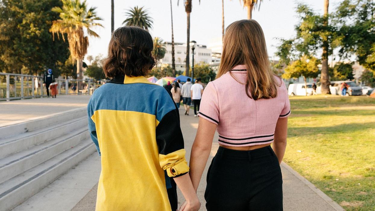Bisexual People Break Down The Differences Between Dating Different Genders