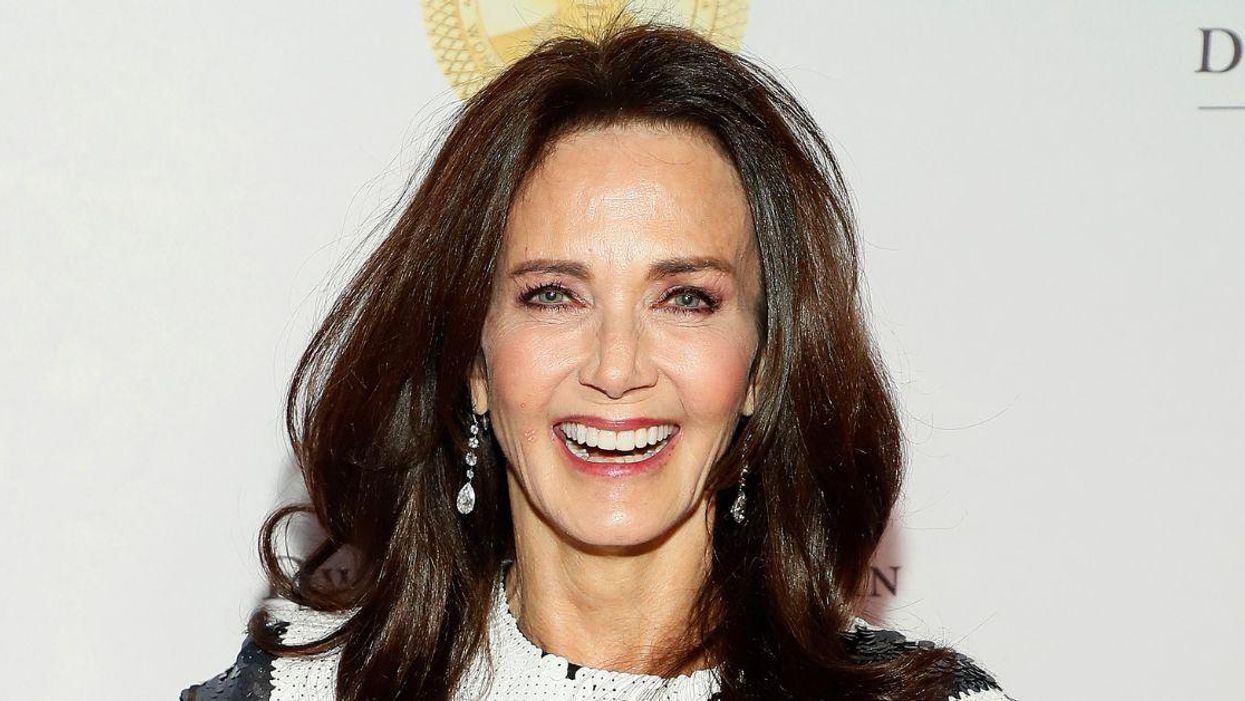 Lynda Carter Just Jokingly Explained The Difference Between Sci-Fi And Fantasy With An Epic Tweet