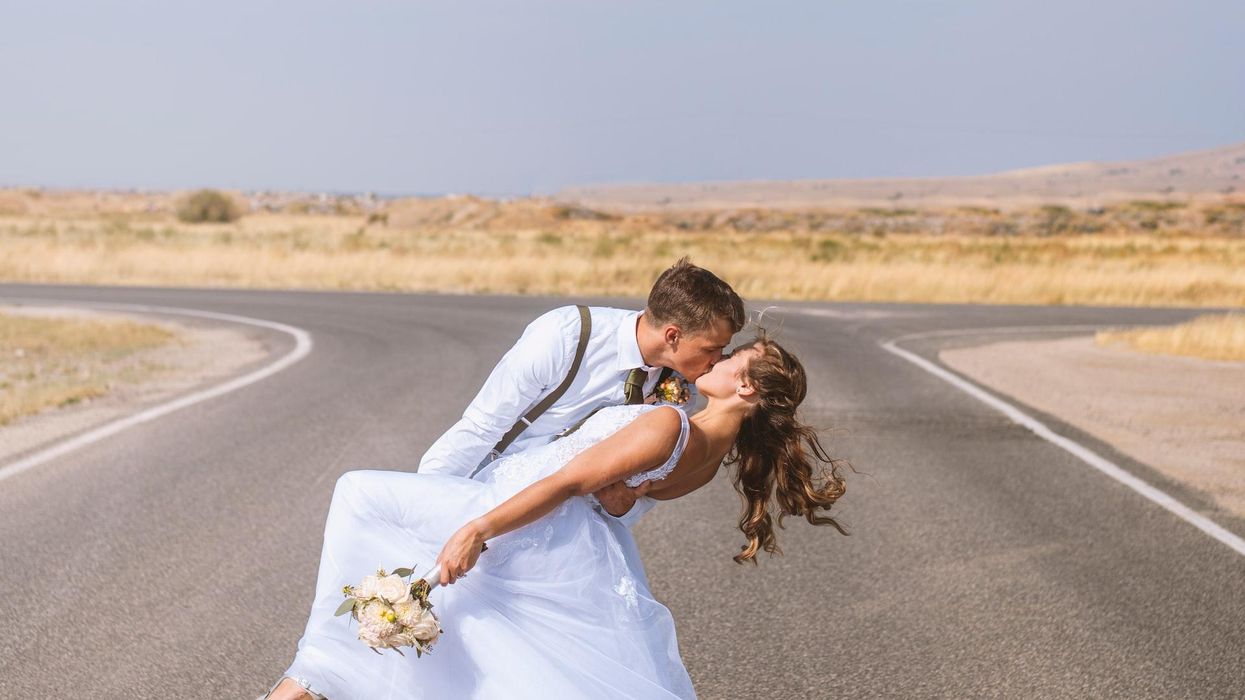 People Describe The Most Cringeworthy Things They've Ever Seen A Bride And Groom Do