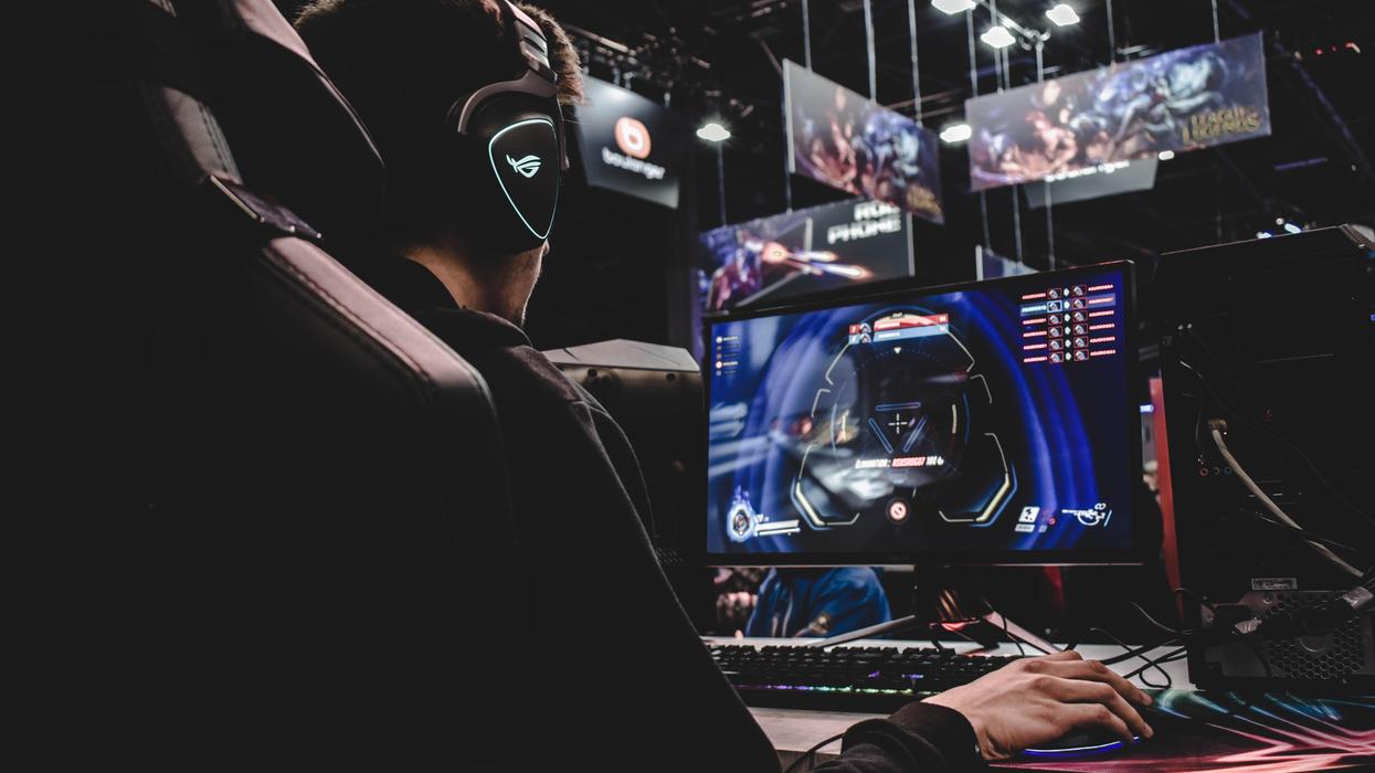 Gamers Share The Most Messed Up Thing They've Ever Overheard In The Voice Chat