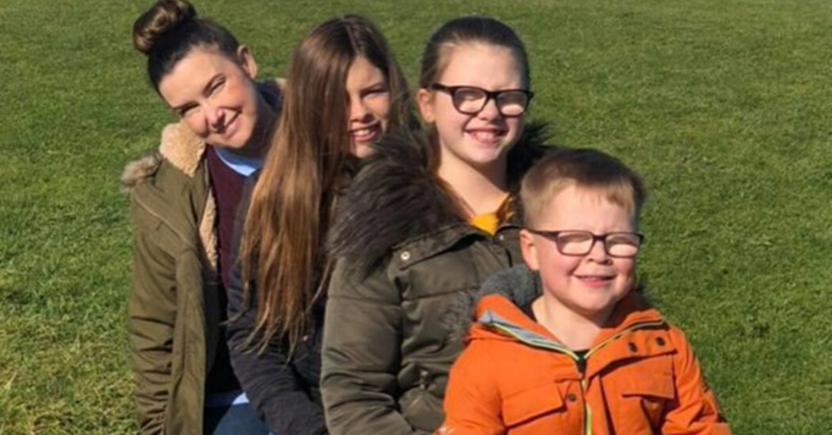 Mom Horrified To Learn Son's Stomach Ache She Assumed Was Due To His Snacking Was Actually His Umbilical Cord