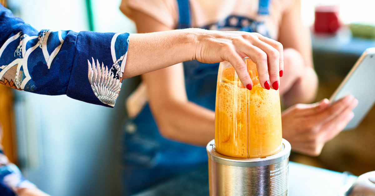 Mom Asks If She Was Wrong For Sneaking Weight Gain Powder Into Her Teen Daughter's Smoothies