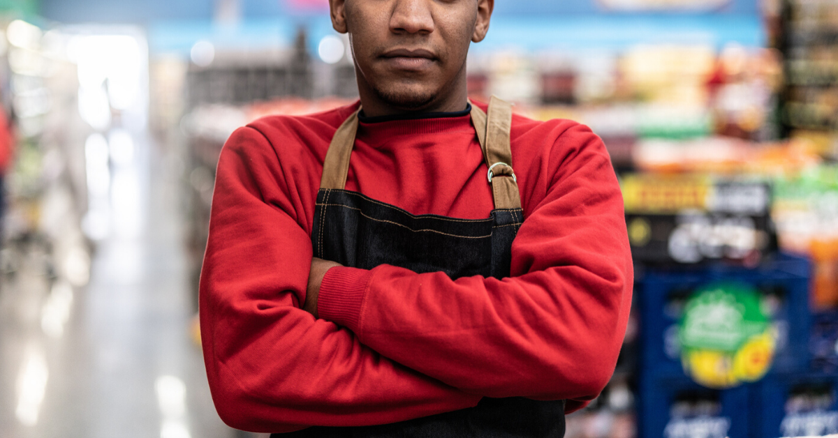 Grocery Store Worker Asks If He's Wrong For Losing His Cool After A Disabled Customer Called Him A Racial Slur