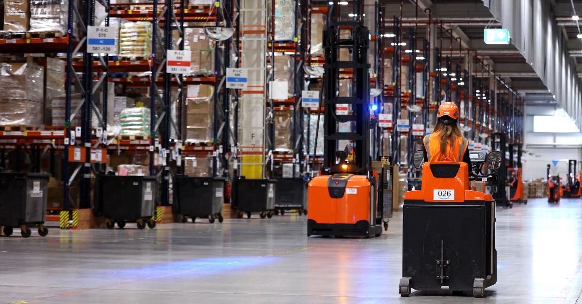 Seattle-Area Amazon Warehouse Sparks Outrage By Holding Productivity Contest During Heat Wave