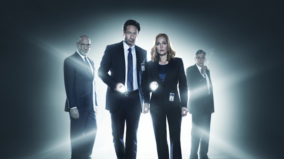 'X-Files' Gillian Anderson & David Duchovny Announce Retirement With Selfie
