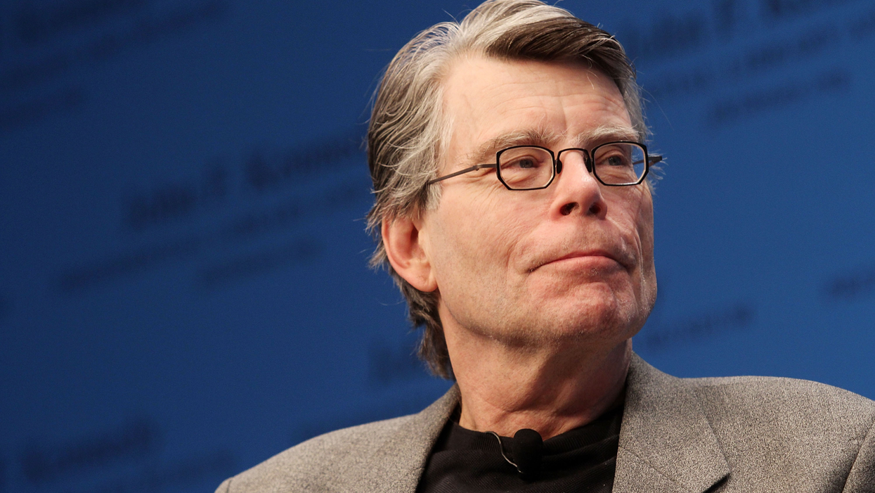 A Tweet From Stephen King Just Saved A Local Newspaper's Book Reviews 👏