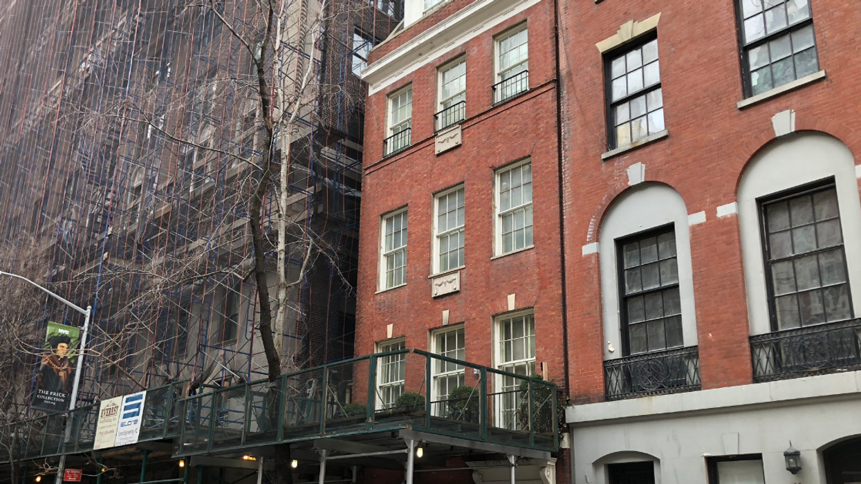 A Housekeeper Got Stuck In A Manhattan Townhouse's Elevator For Three Whole Days 😮