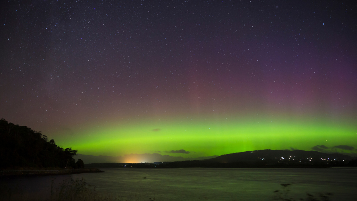 This Time-Lapse Video Of The Aurora Australis Captured At The South Pole Is Mesmerizingly Beautiful