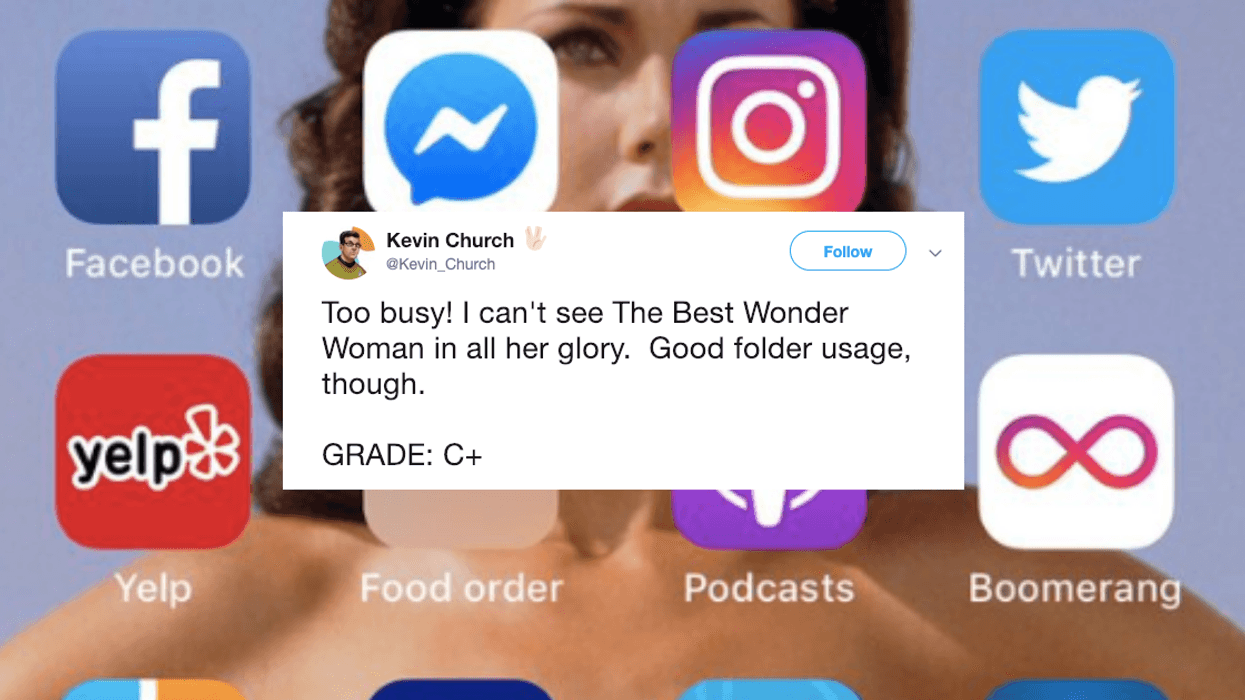 People Are Sending Screenshots Of Their Phones' Home Screens To Be Hilariously Graded By A Comedian