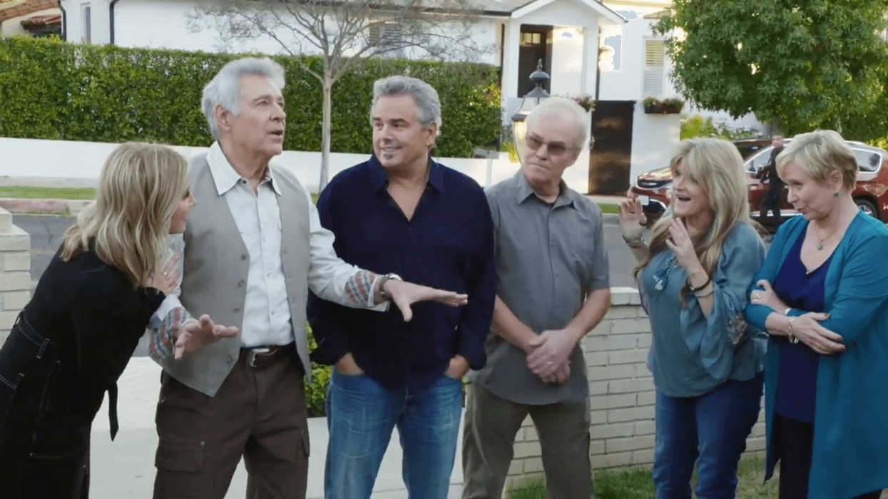 All Six 'Brady Bunch' Children Just Had An Emotional Reunion At Their Iconic TV Home ❤️
