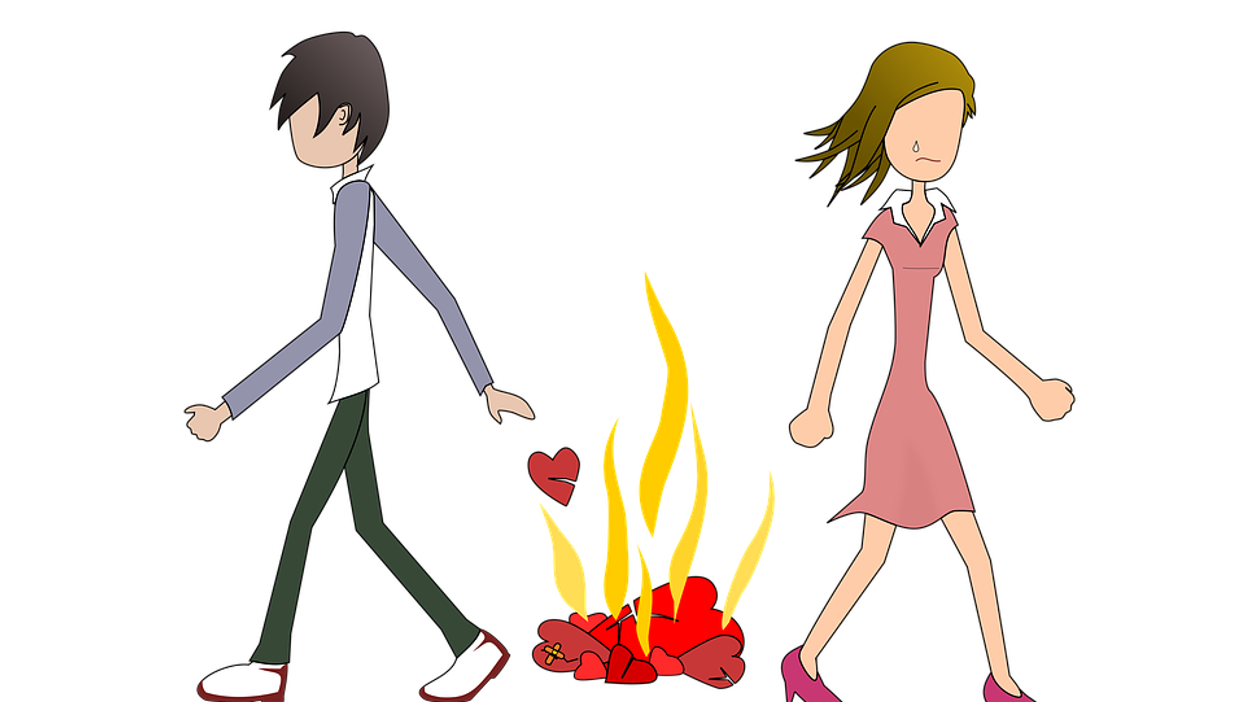 Relationship Gurus Share Signs That Someone Isn't In Love With You Anymore