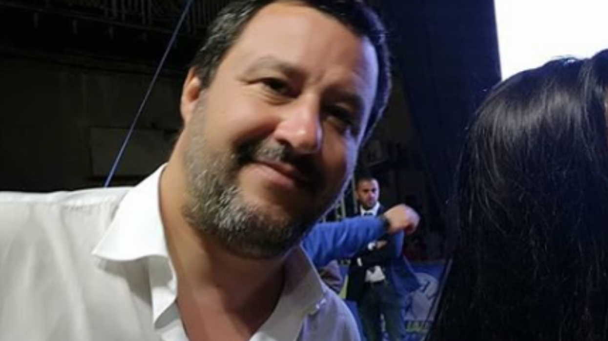 Two Teens Brilliantly Troll Homophobic Politician With Epic Photo Kiss