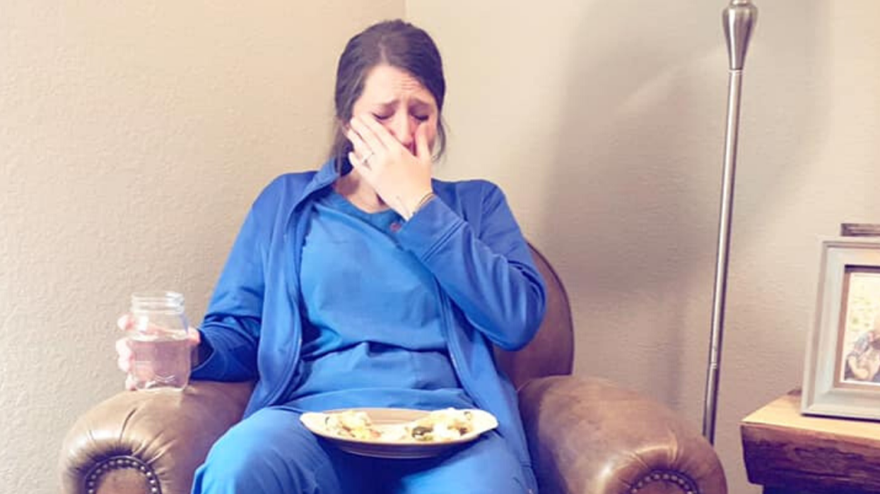 Nurse's Twin Sister Pays Powerful Tribute To Nurses Everywhere With Emotional Facebook Post