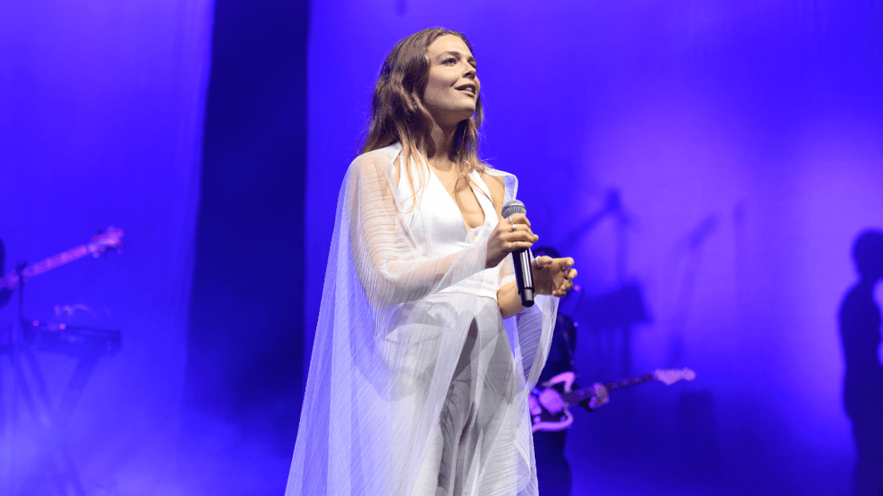 Singer Maggie Rogers Calls Out Behavior Of Concertgoer Who Yelled 'Take Your Top Off' During Vulnerable Moment