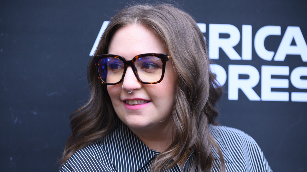 Lena Dunham Opens Up About Ehlers-Danlos Syndrome After Paparazzi Catch Her Walking With Cane