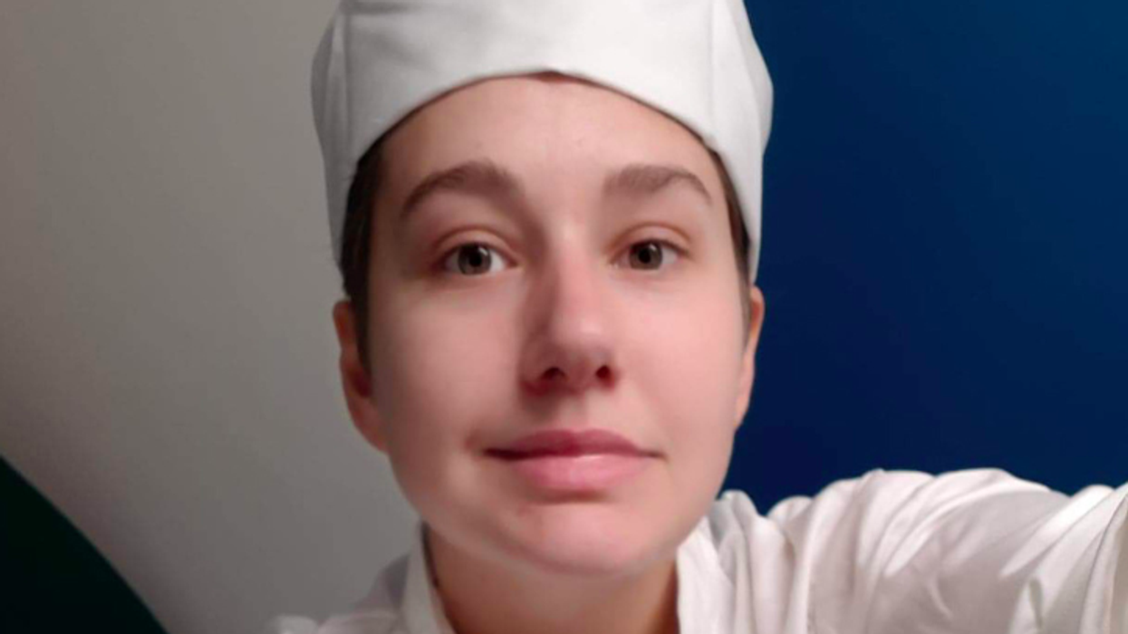 Woman Left With Severe Chemical Burns On Her Scalp After Bleaching Her Hair