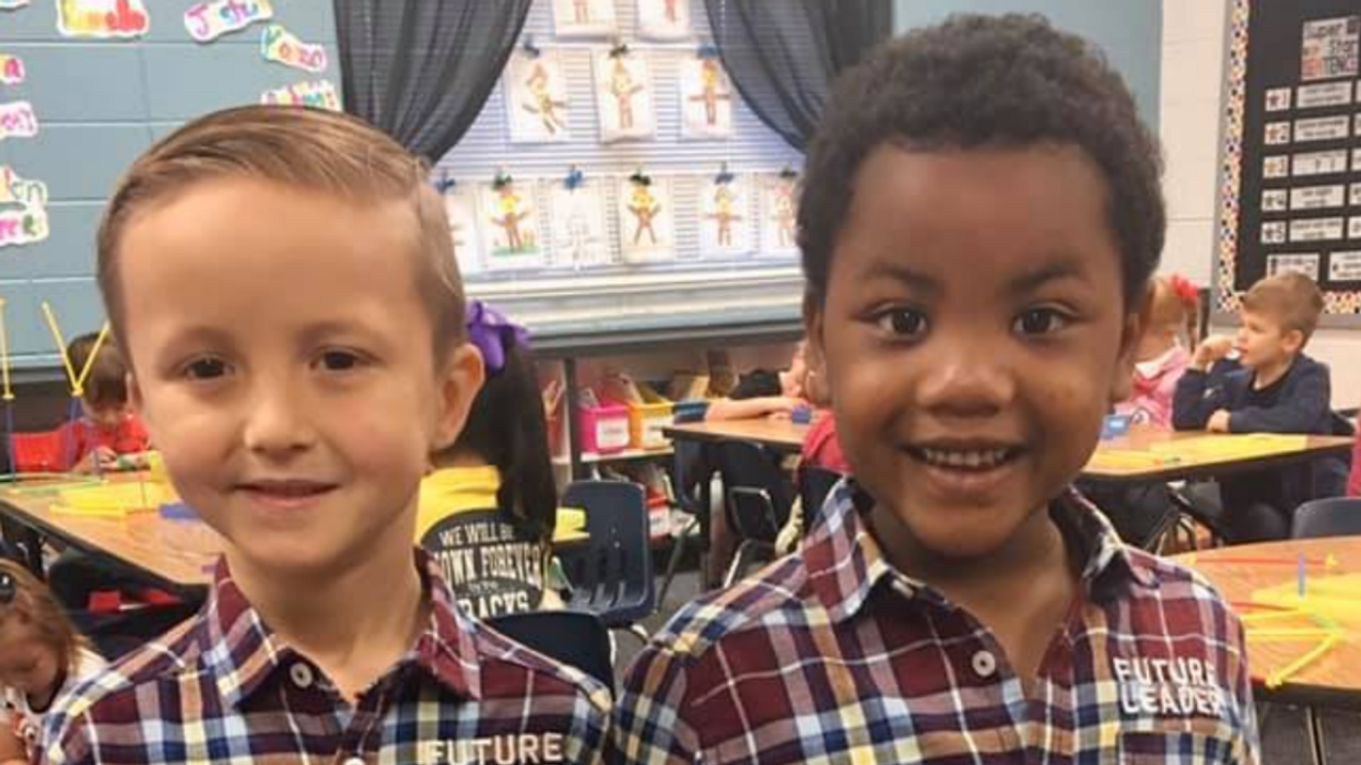 Pair Of Adorable Kindergartners Go Viral After Insisting They 'Look Exactly The Same' For Twin Day At School