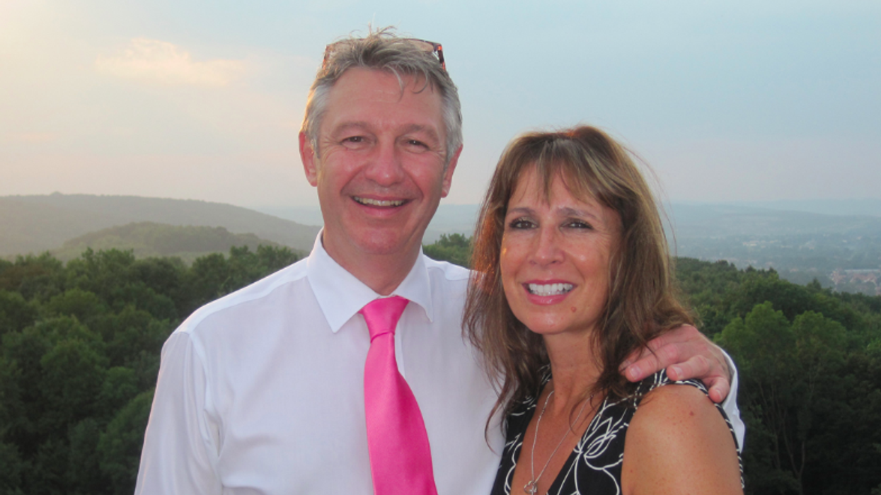 Couple Who Lived On The Same Street For A Decade Meet And Fall In Love After Being Matched On Dating Site