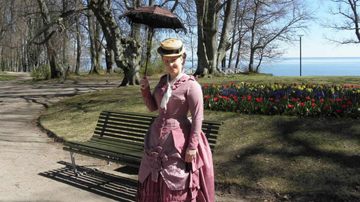 Bride-To-Be Spends Massive Amount To Create Her Own Victorian-Era Wardrobe