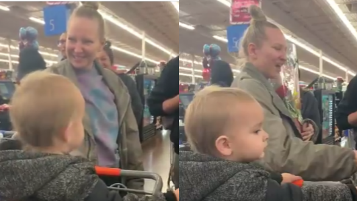 Sia Went To Walmart Pretending To Be A Lottery Winner So She Could Pay For Strangers' Groceries But Her Cover Was Blown