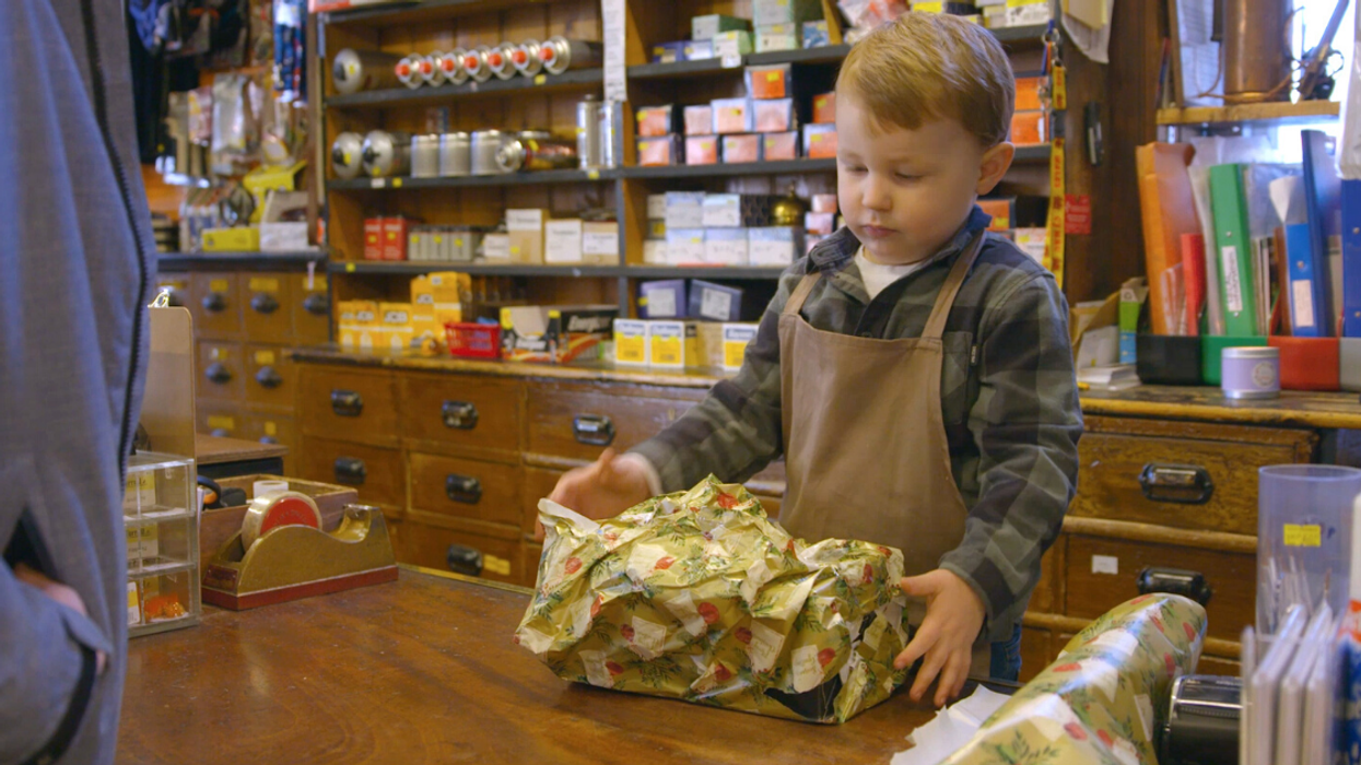 Local Hardware Store's Impossibly Cute Christmas Ad Cost Just $130 To Make