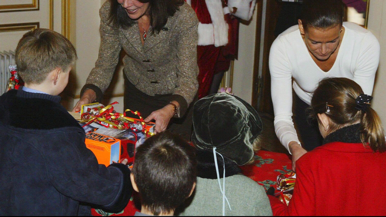 Guy Upsets Wife's Family After Having His Identical Twin Brother Go To Their Christmas Eve Party To See If Anyone Would Notice