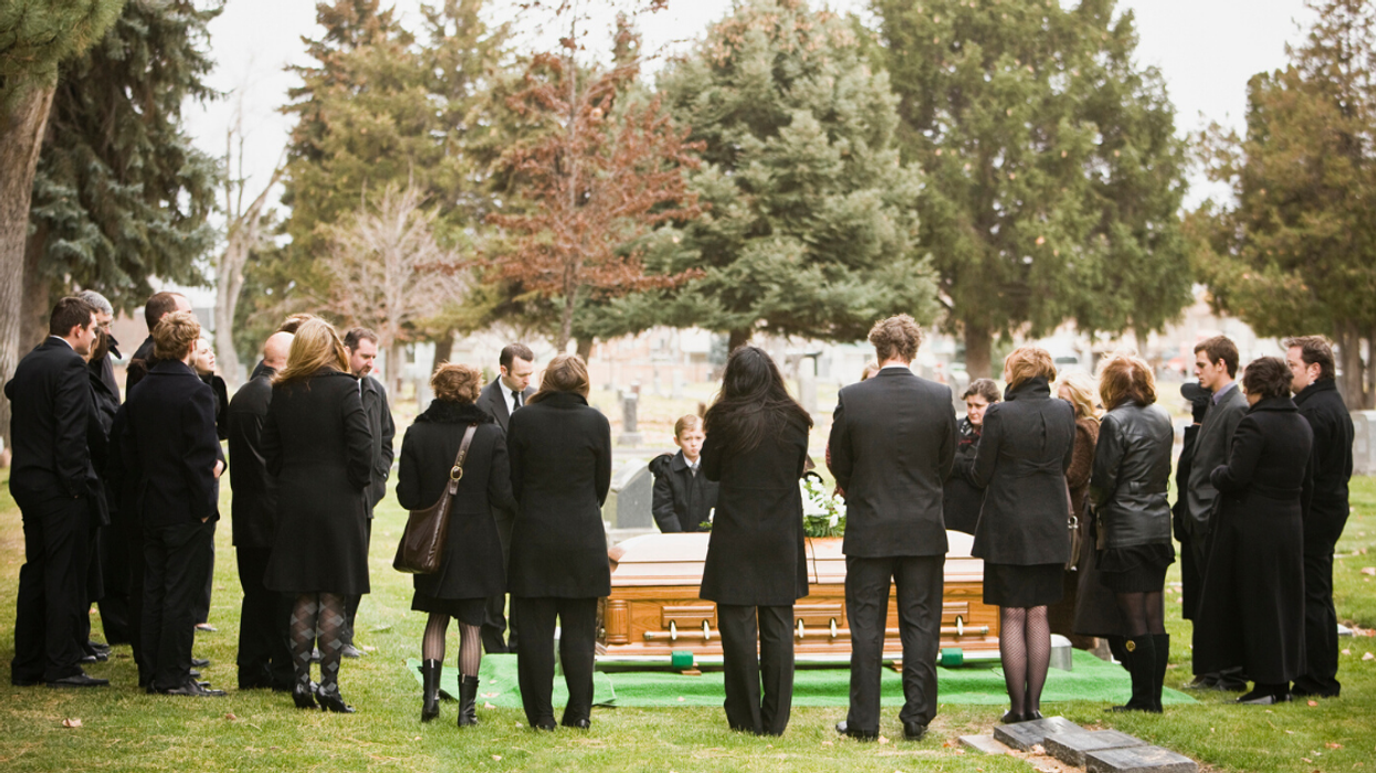 Teen Gets Called Out After Wearing 'Inappropriate' Outfit To Her Boyfriend's Great Grandmother's Catholic Funeral