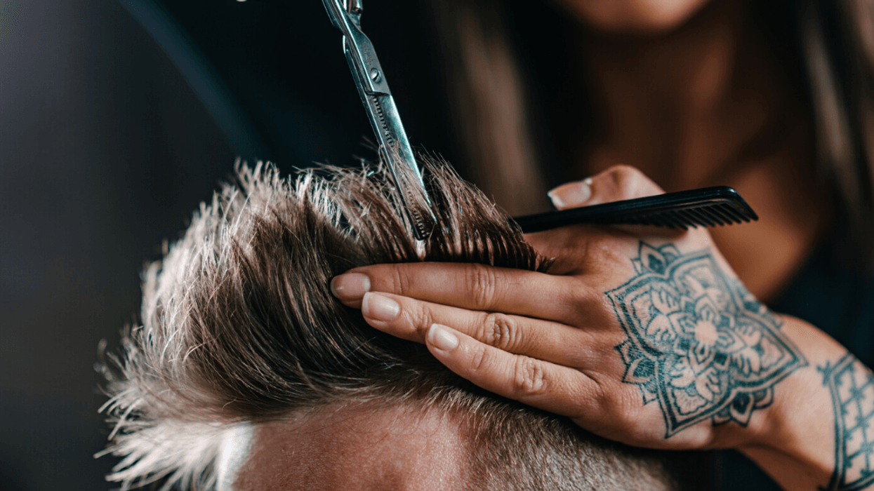 Guy Mortified After Telling His Hairdresser About How He 'Netflix And Chills' Without Realizing What That Actually Means