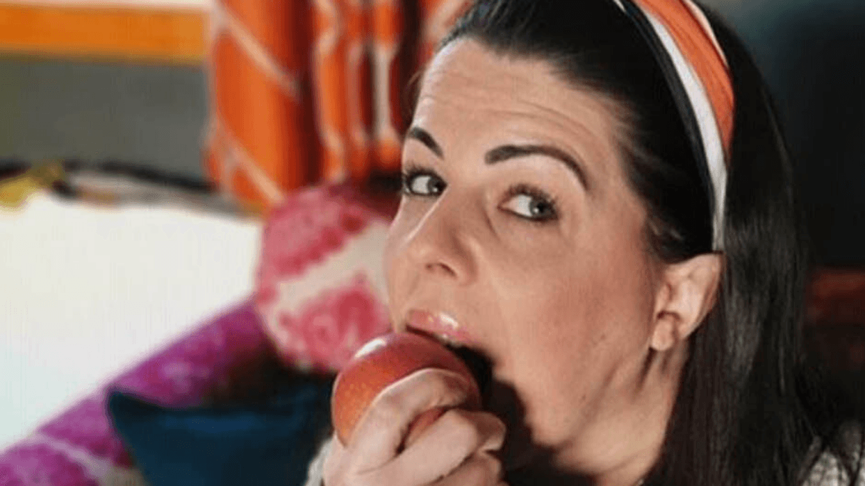 Mom With Debilitating Arthritis Celebrates Getting A New Jaw By Biting Into An Apple In Powerful Photo