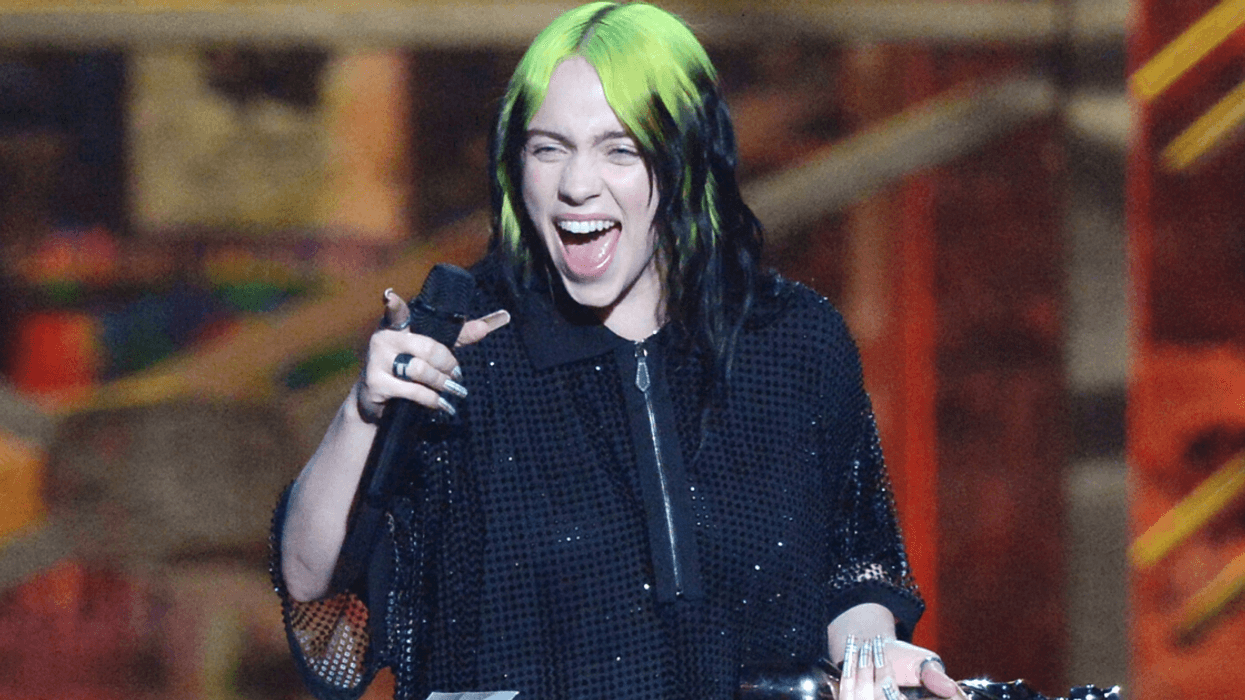Billie Eilish Shared Video Of Herself Removing Her Shirt During Her Miami Concert In A Powerful Protest Against Body Shaming