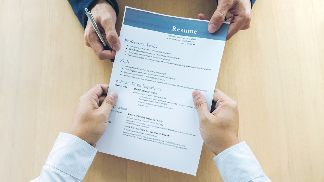 Man Asks If He's In The Wrong For Advising His Friend To Remove His Mental Illness From His Resume After He Struggled To Land Interviews