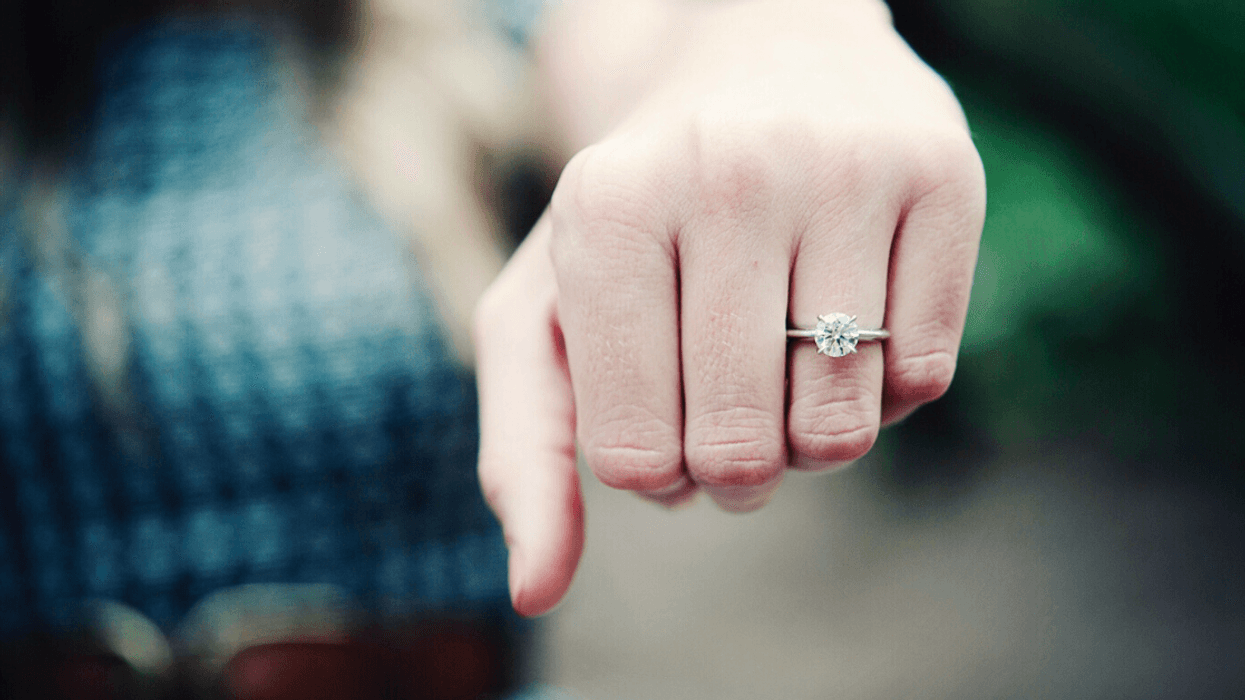 Woman Upsets Her New Fiancé After Refusing To Take Off Her Engagement Ring From Her Late Fiancé Who Died Tragically