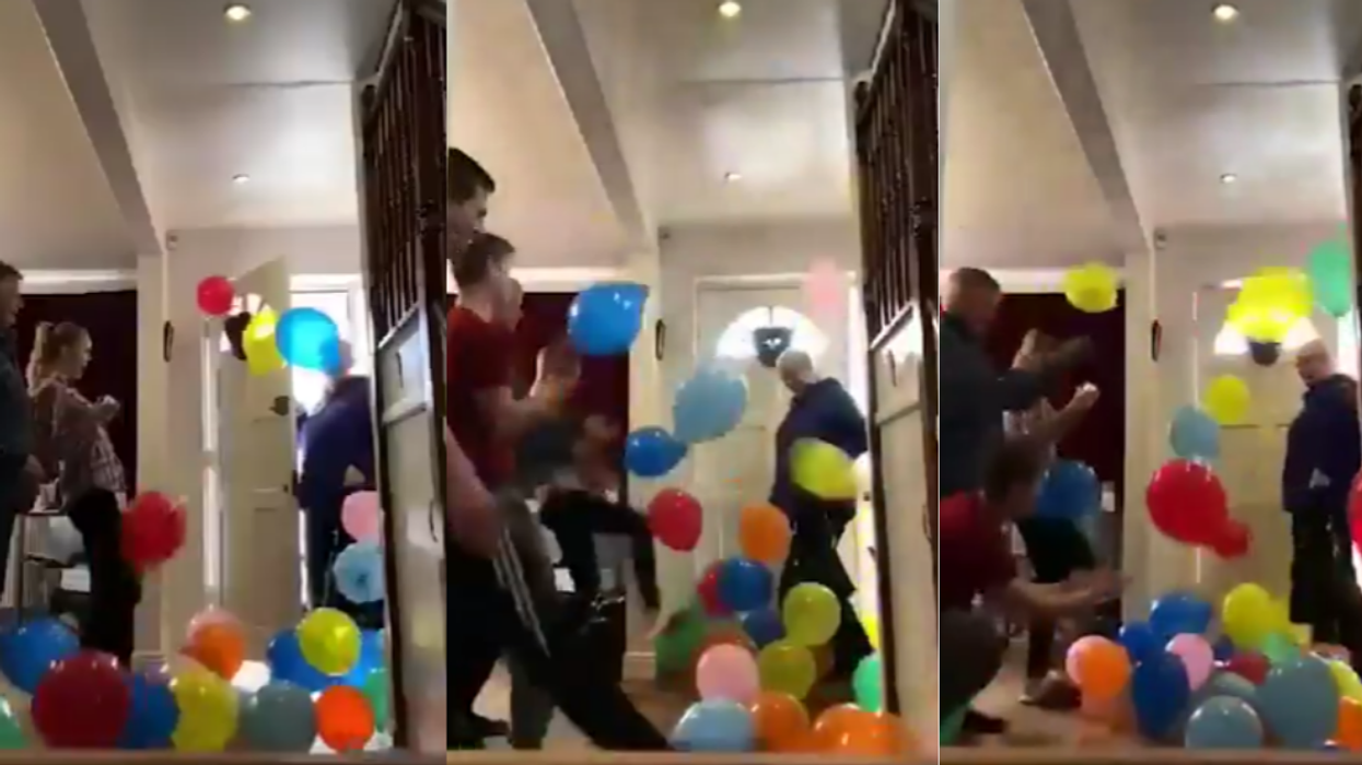 Family Gives Their Nurse Mom A Hero's Welcome Every Time She Comes Home From Work, And It's Giving Us All The Feels