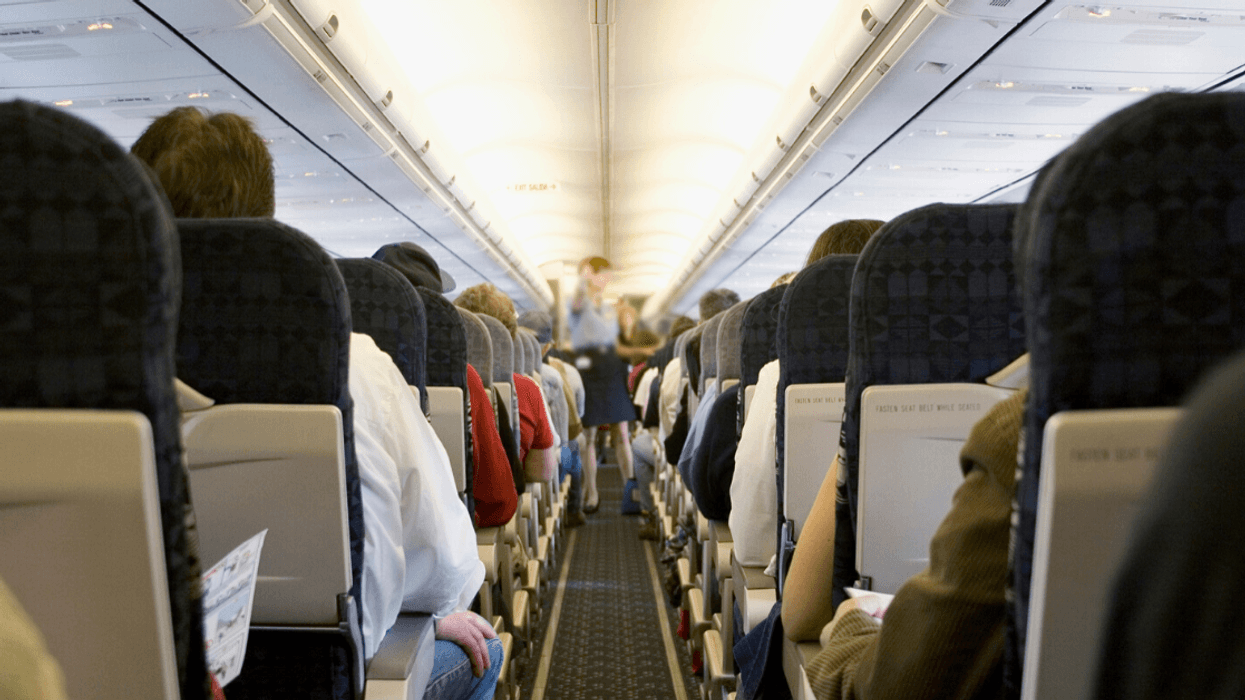 GIF Illustrating Just How Far Droplets From A Cough Or Sneeze On An Airplane Can Spread Has People Freaked Out