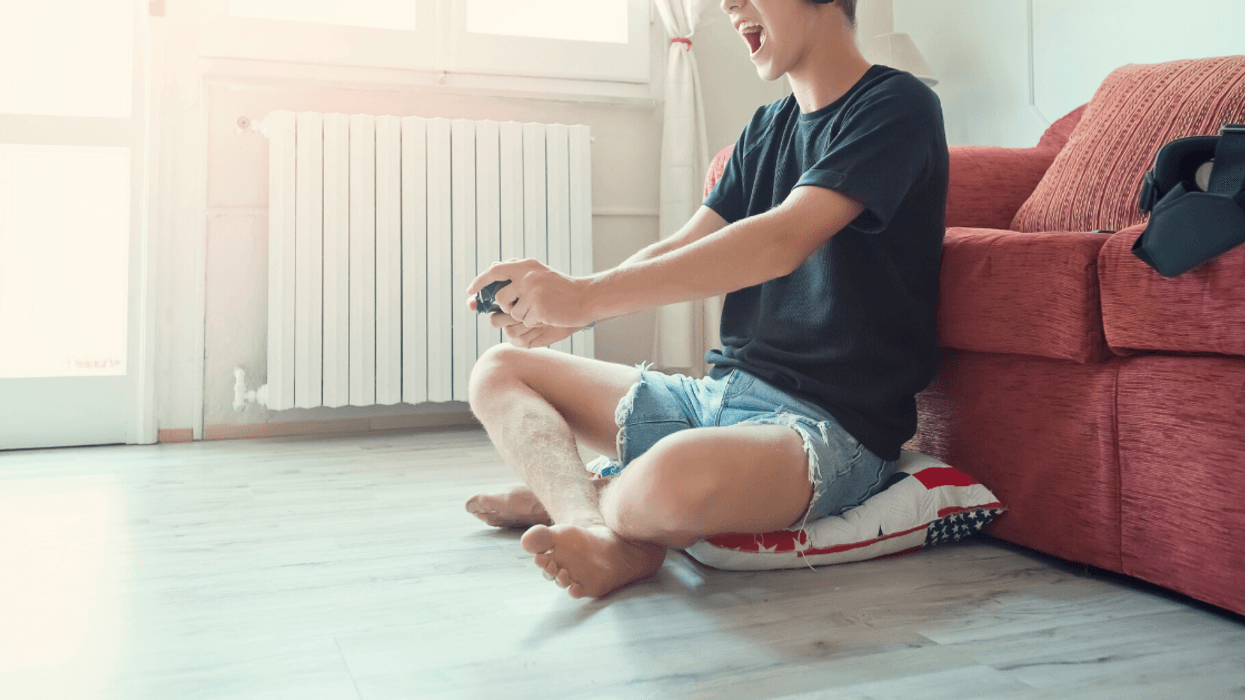 Woman Makes Her Boyfriend Move Out After He Allows His Video Gaming Friends To Constantly Mock Her