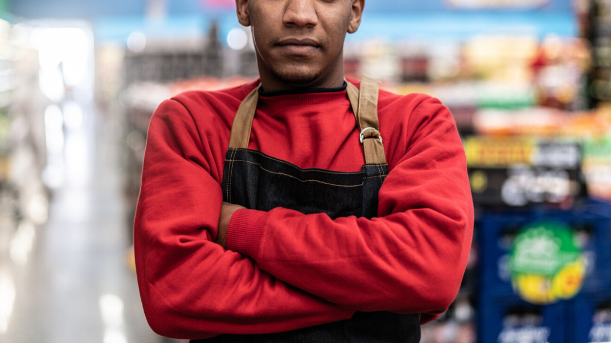 Grocery Store Worker Asks If He's Wrong For Losing His Cool After A Disabled Customer Called Him A Racial Slur