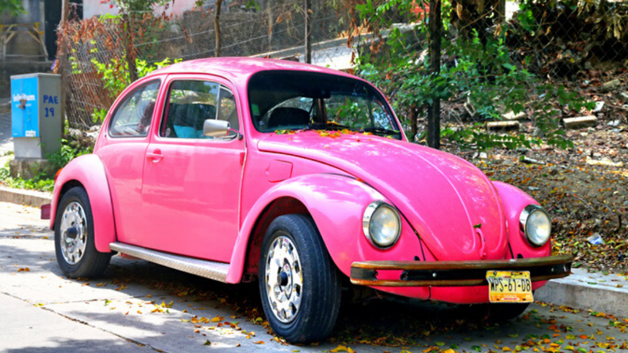 Woman's Boyfriend Furious After She Rejects The Used Car He Bought To Replace Her Pink 'Little Kid' Car That She Loves