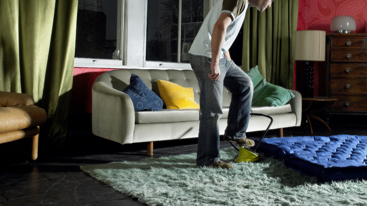 Redditor Asks If They're Wrong For Refusing To Let Their Boyfriend's Dad Sleep In Their Bed After He Invited Himself Over