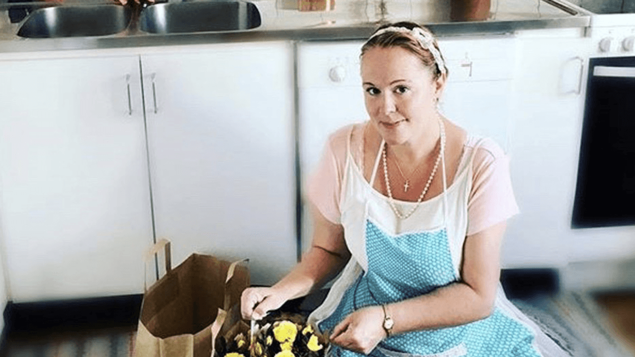 Woman Reinvents Herself As A 'Tradwife' Who Wakes Up At 5AM To Cook And Clean For Her Family