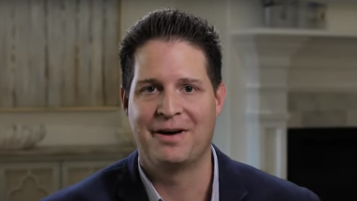 Old Tweets From Arrested 'We Build the Wall' Scammer Ripping Democrats for Calling It a Fraud Did Not Age Well at All