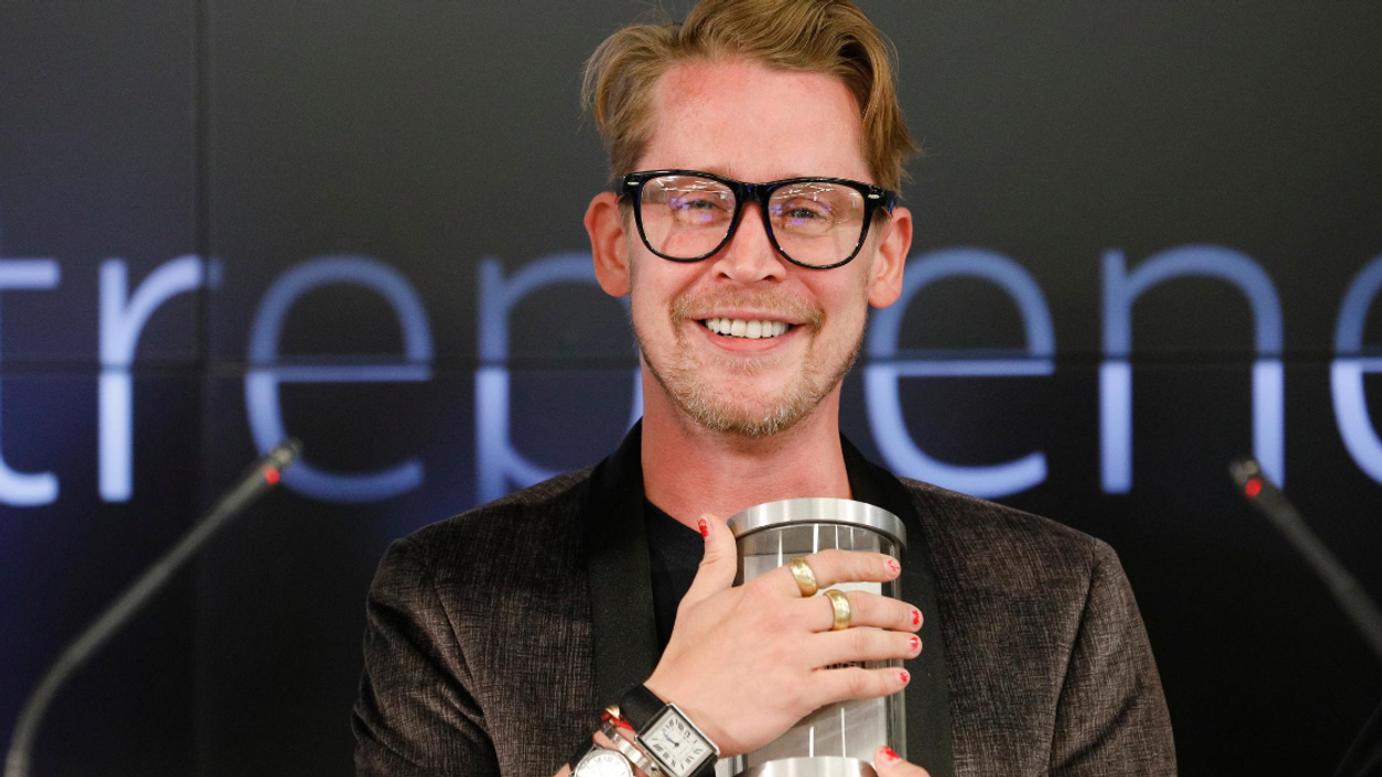 Macaulay Culkin Just Epically Trolled Fans With His Mind-Boggling Birthday 'Gift To The World'