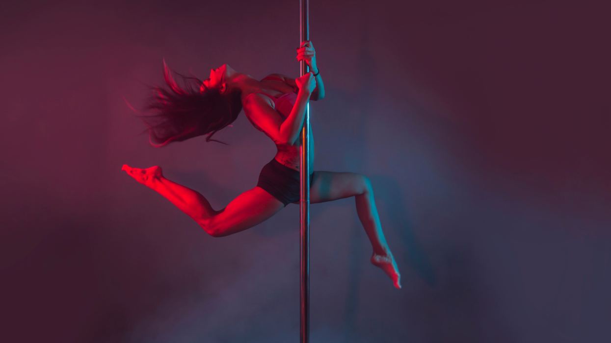 Evangelical Pastor And Mother Of 3 Comes Out As Bisexual—Then Quits The Church And Joins OnlyFans