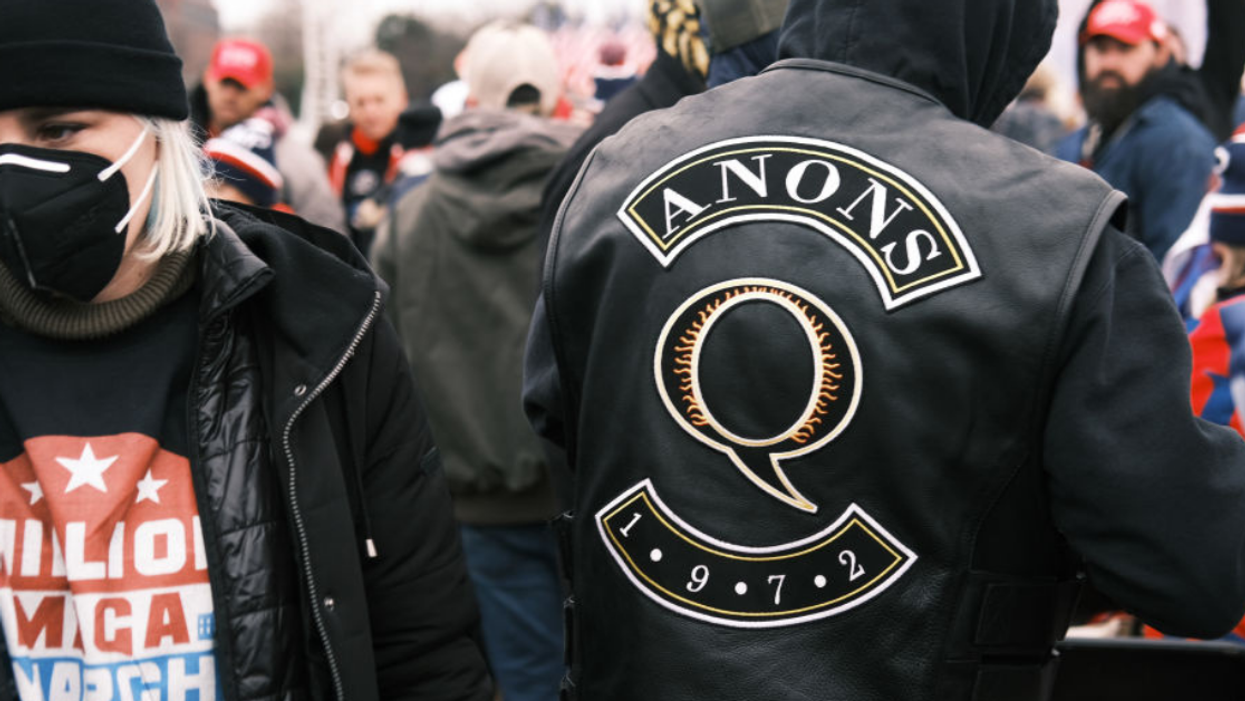 QAnon Believers Dragged For Thinking DC Has Been 'Dissolved' Because They Can't Read Google Maps