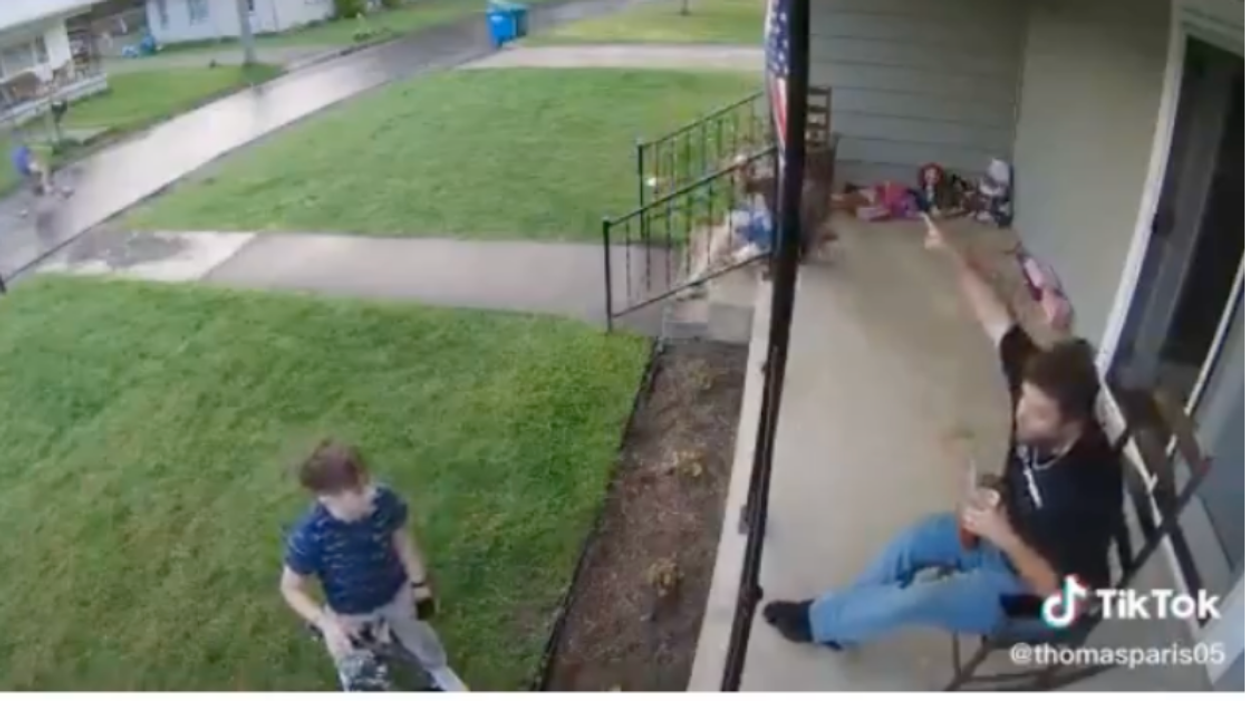 Guy Throws Tantrum After Boy Calls Him Out For Displaying 'Racist' Confederate Flag On His Porch