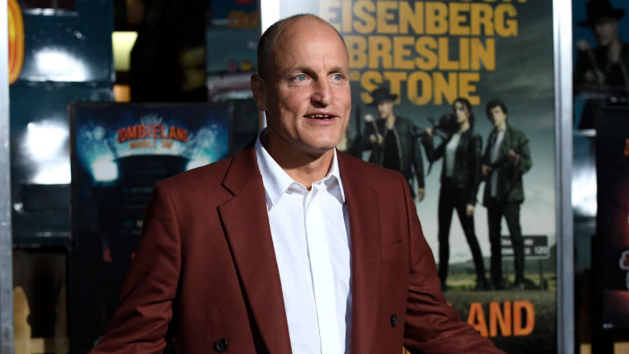 Woody Harrelson Goes Viral After Helping A Random Couple Move Out Of Their NYC Apartment