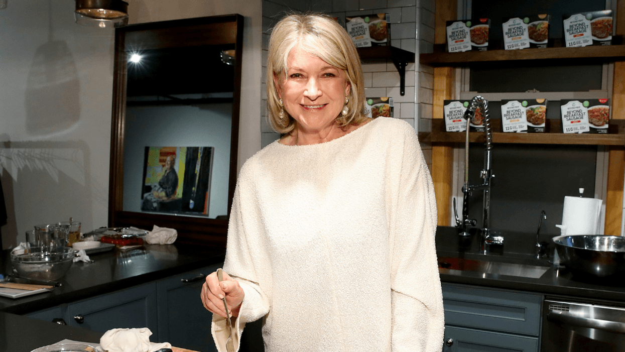 Martha Stewart Corrects 'Fake News' Story About Her Numerous Peacocks In Truly Iconic Fashion