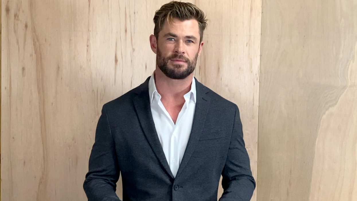 Chris Hemsworth Hilariously Trolled By His Brother After Photo Of His Massive Arm Goes Viral
